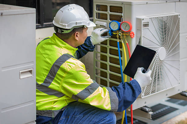 Professional Hvac technician working in Shrewsbury, MA